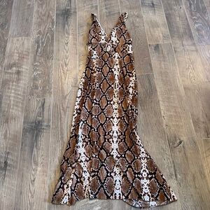 Wayan Woman’s Snake Skin Long Dress Size L/XL